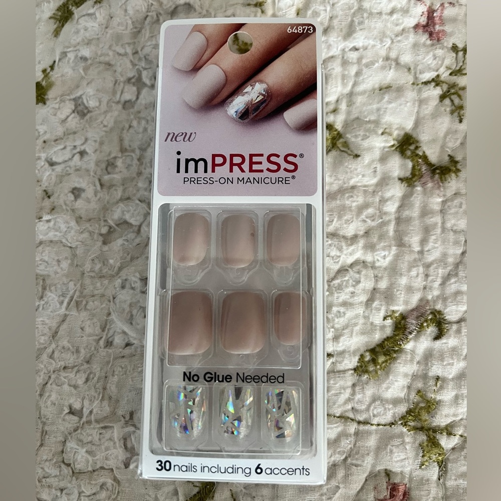 Press on nails
